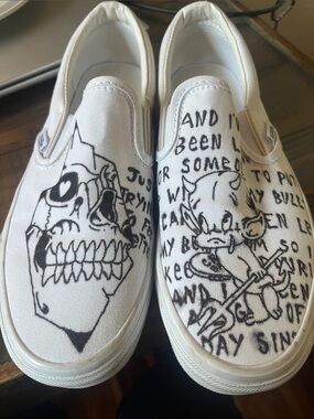 Vans Off the Wall- Hand-Drawn Slip-On Off the Wall White Emo M6.5 / W8.